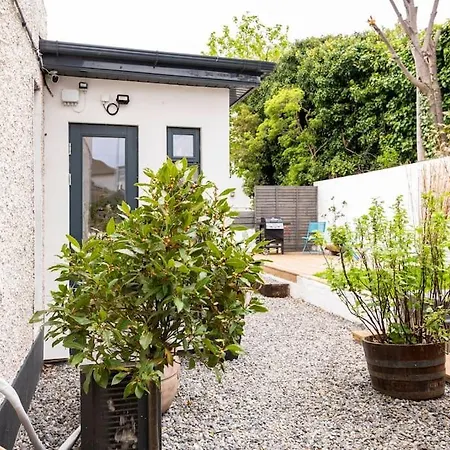 Boutique Designer Studio - Close To