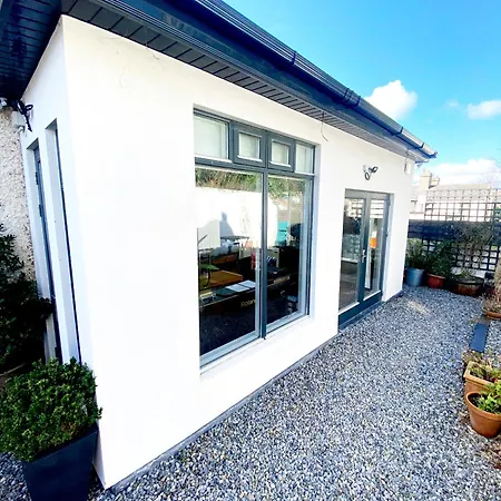 Boutique Designer Studio - Close To Daire